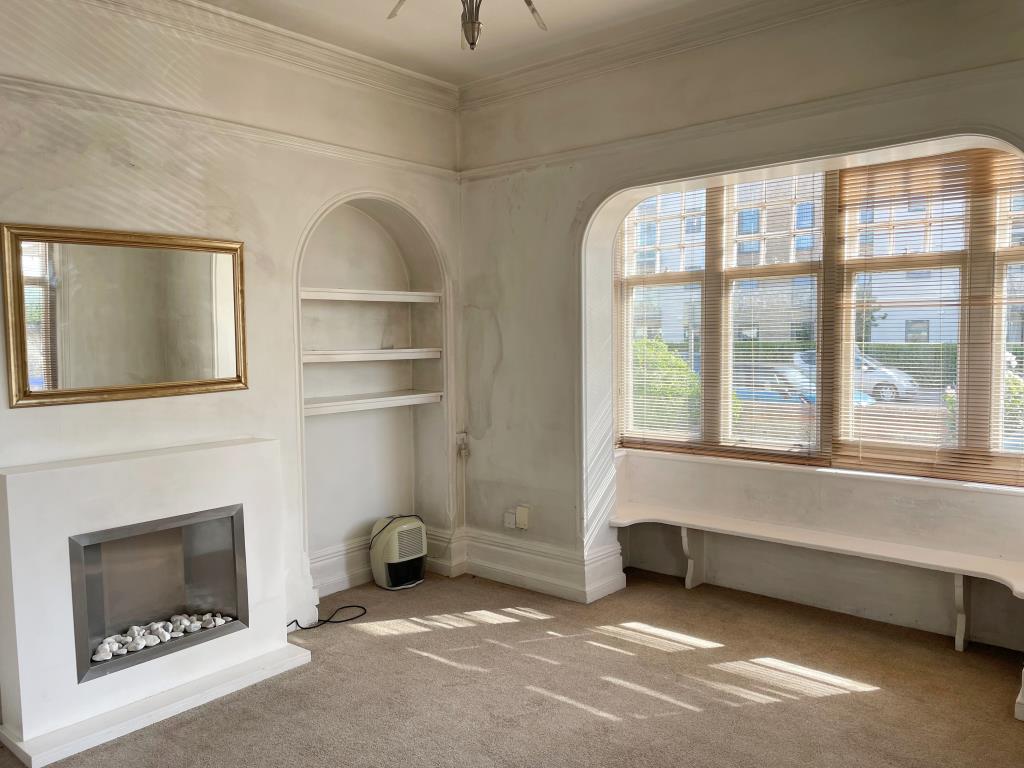 Lot: 80 - GROUND FLOOR FLAT WITH COMMUNAL GARDENS -